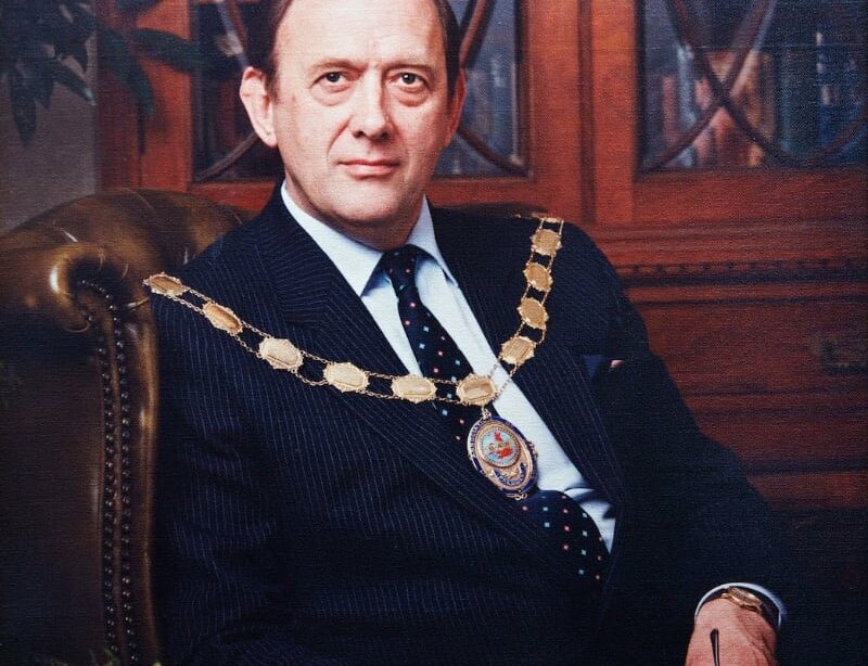 fox moving and storage founder roy fox as british association of removers (bar) president in 1984