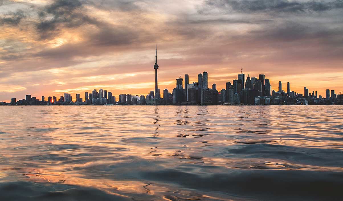 toronto skyline in canada