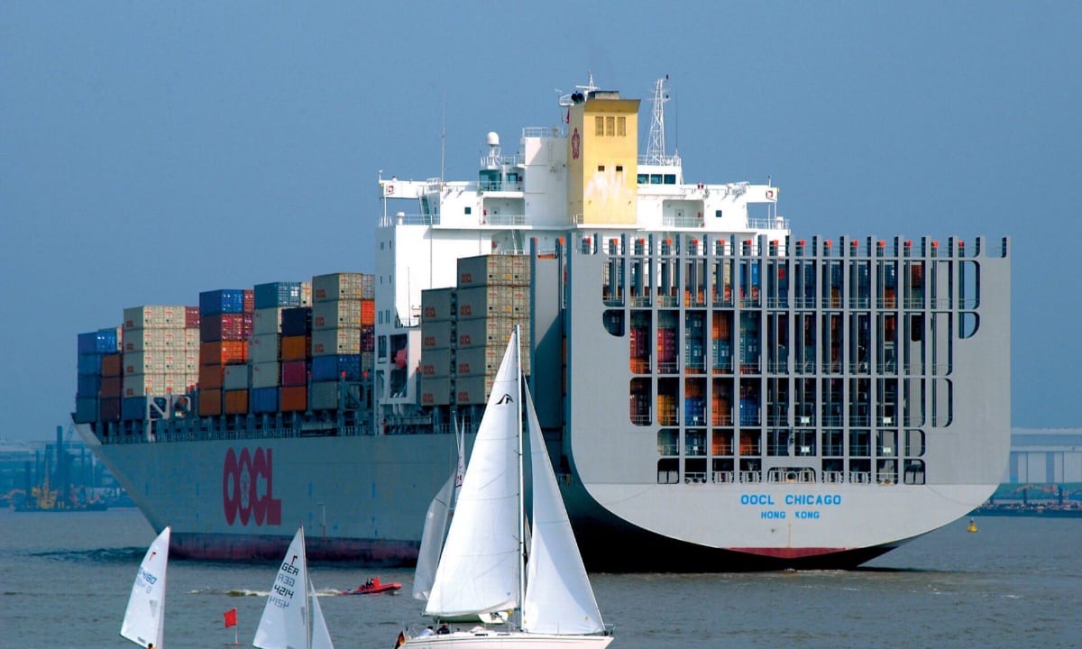 container storage ship